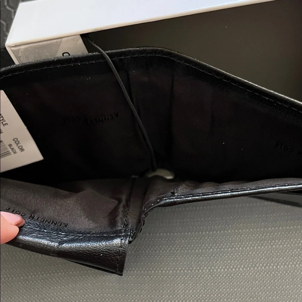 Kenneth Cole Reaction Black Leather Card Holder